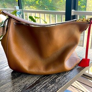 Tory Burch Duet Leather Hobo Bag. In great condition and gently used.
